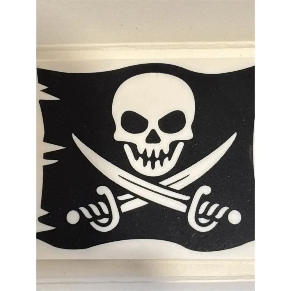 Lego The Brick Bounty Flag Jolly Roger 6x5 Skull & Crossed Cutlasses #2525pb008